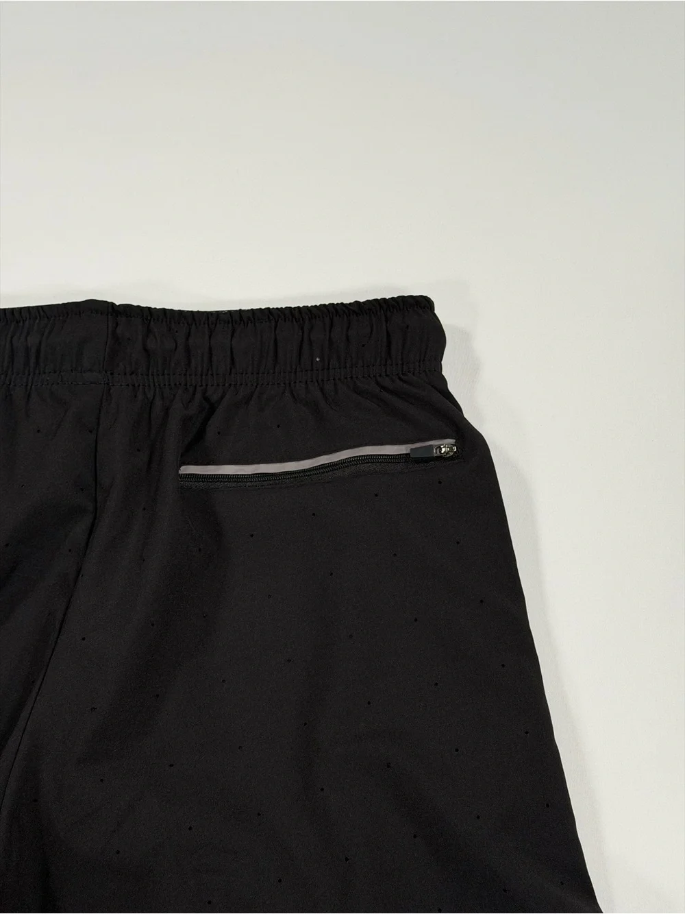 Spiderz Mens Medium Athletic Shorts Black Perforated Running Workout Gym Pockets